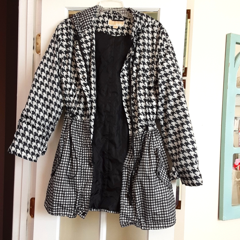 Michael Michael Kors Anorak Houndstooth Hooded Raincoat Jacket with Pockets